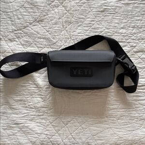 YETI 1 L Sidekick Dry with Strap